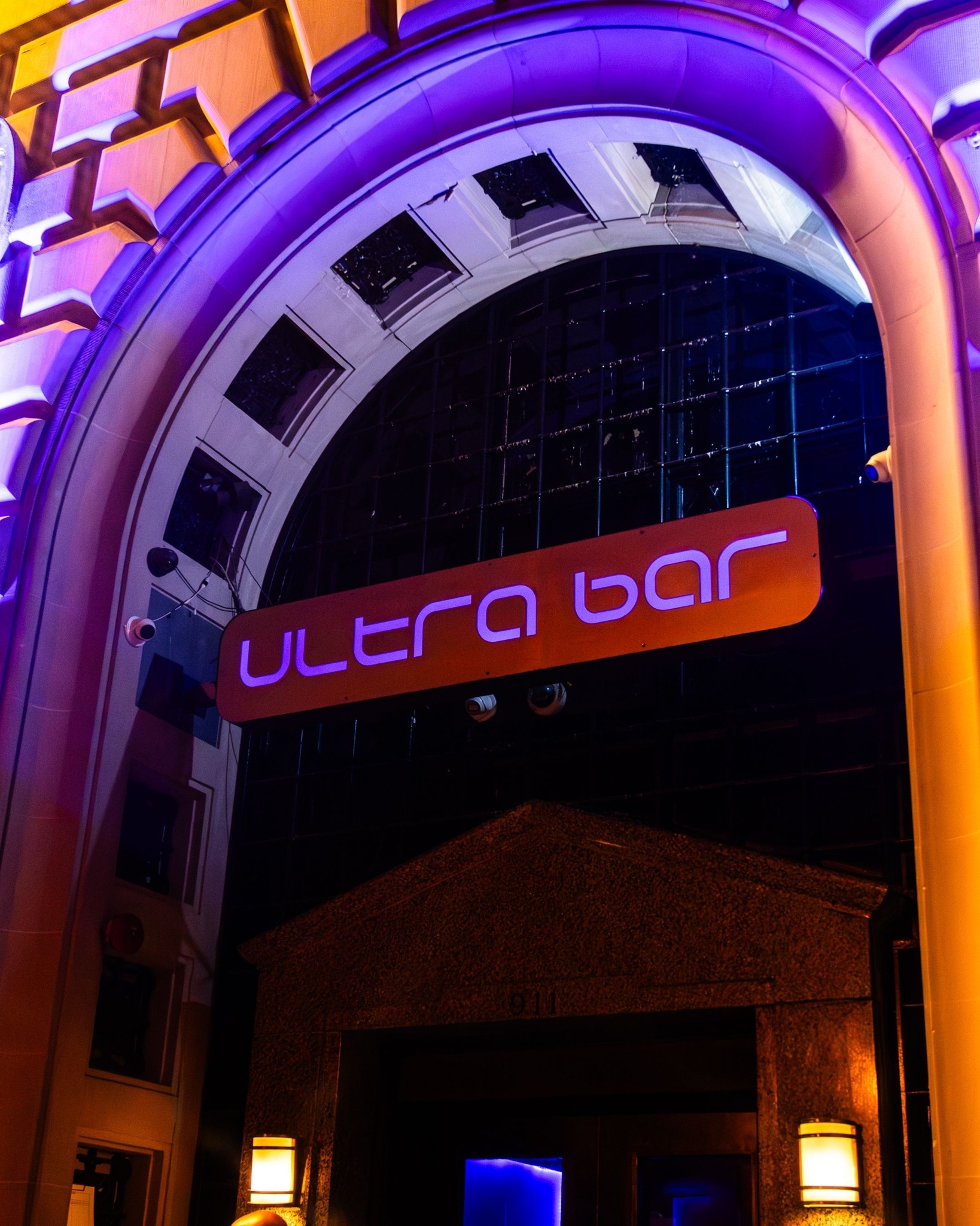 Ultrabar, 911 F St MW (Washington, DC)